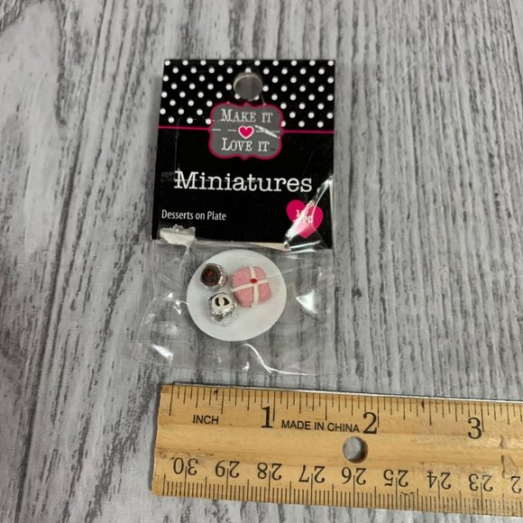 Make It Love It Miniatures Doll House Accessories Desserts Cupcakes Cake NWT - Picture 7 of 9